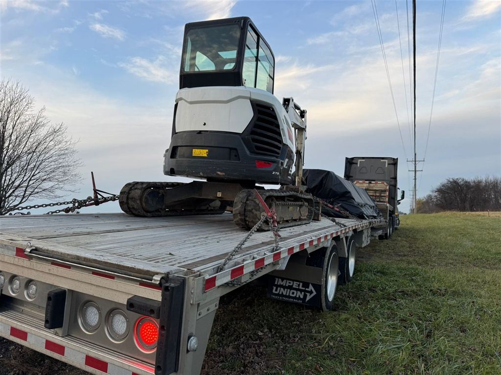 Bobcat Compact Excavator - Guayaquil, Ecuador - photo 1
