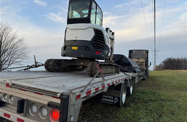 Bobcat Compact Excavator - Guayaquil, Ecuador - photo 1