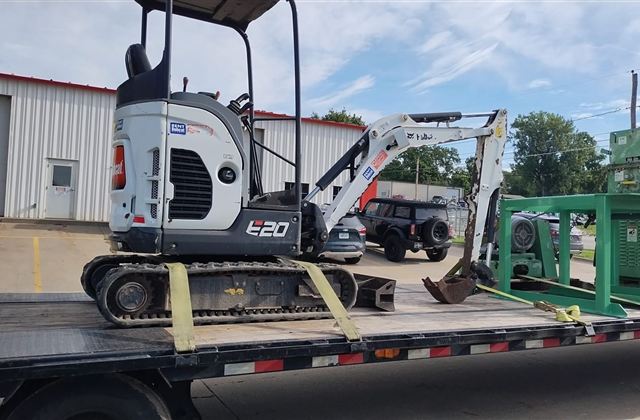Bobcat E20 Mini Excavator - Arequipa, Peru - photo 1