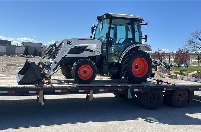 Bobcat Tractor with Front Loader - Leon, Nicaragua - photo 1