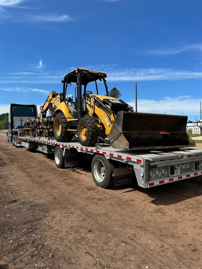 CAT 420F Backhoe Loader — USA to Mexico — cargo photo 1