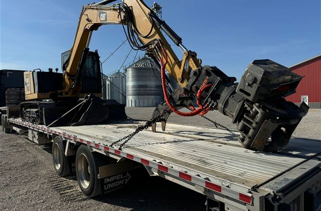 CAT Excavator with MOVAX Side-Grip Pile Driver - Arequipa, Peru - photo 1