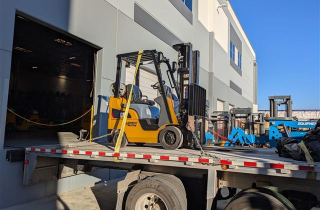 CAT Forklift - Sharjah, United Arab Emirates - photo 1