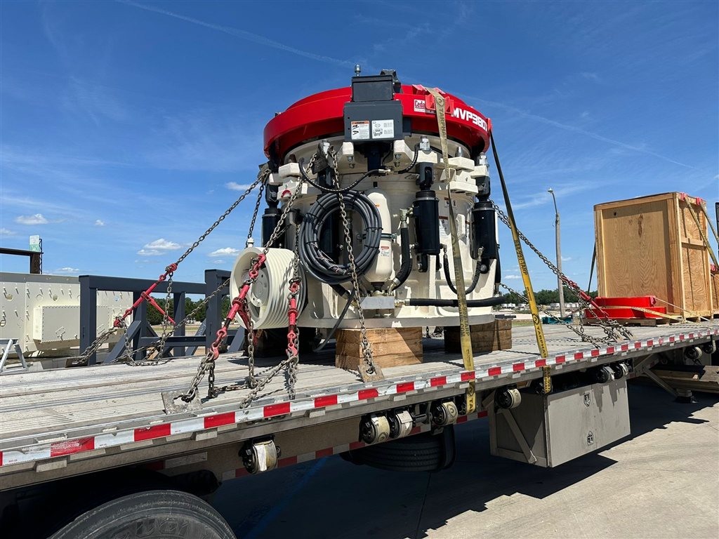 Cedarapids MVP380X Cone Crusher — USA to Chile — cargo photo 1