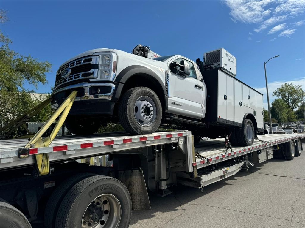 Ford F-550 Service Truck — USA to Kazakhstan — cargo photo 1