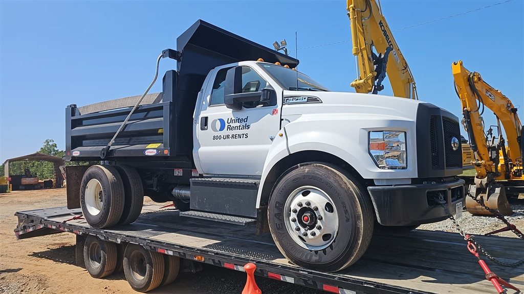 Ford F-750 Dump Truck — USA to Guatemala — cargo photo 1