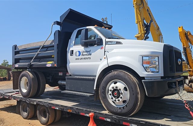 Ford F-750 Dump Truck — USA to Guatemala — cargo photo 1