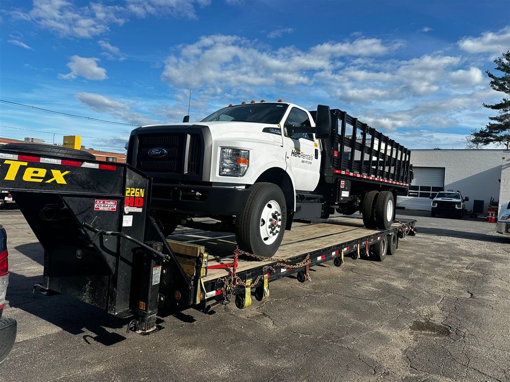 Ford F-750 Stake Truck — USA to Senegal — cargo photo 1