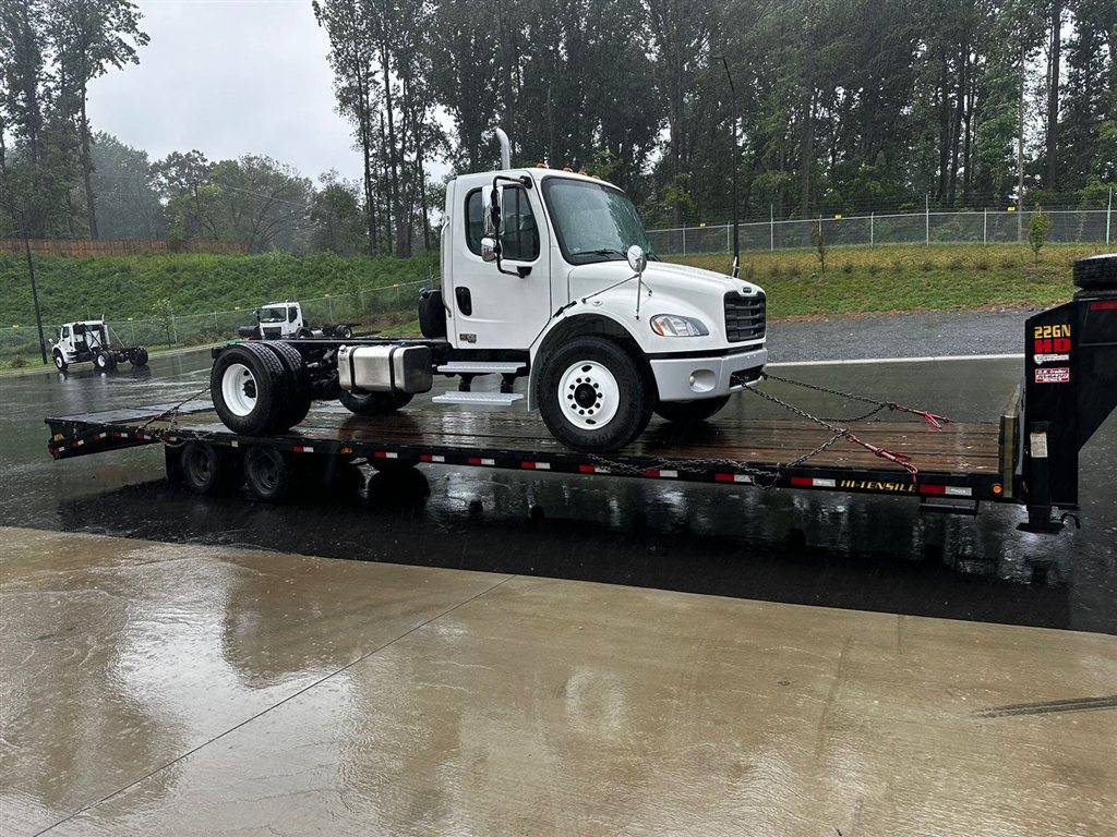 Freightliner Business Class M2 Truck Chassis - USA to Dominican Republic - cargo photo 1