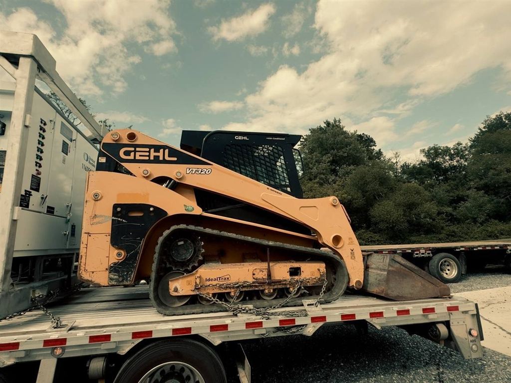 GEHL VT320 Compact Track Loader - Kitwe, Zambia - photo 1