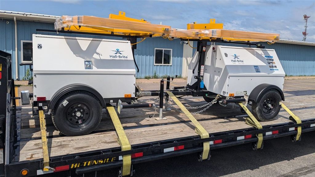 Hali-Brite Portable Airport Beacon Trailers - Santiago, Chile - photo 1