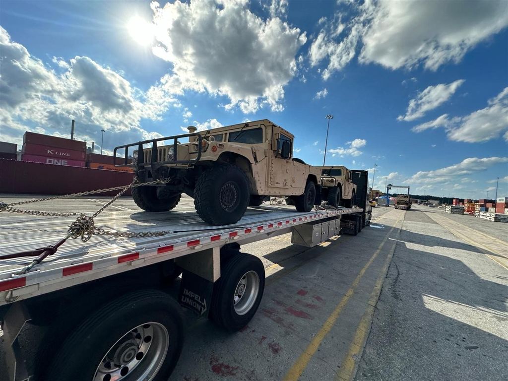 AM General HMMWV Military Utility Vehicle - Classified Route - cargo photo 1