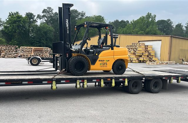 Hyundai 45D-9F Diesel Forklift — USA to Mexico — cargo photo 1