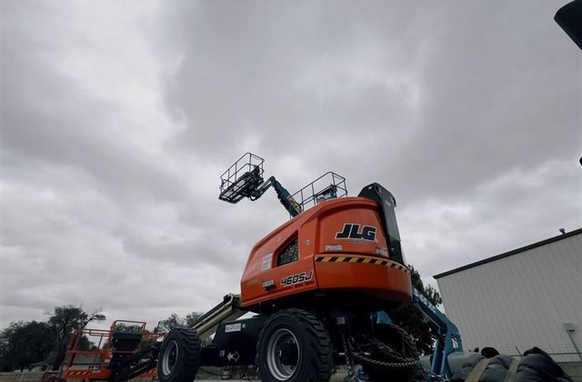 JLG 460SJ Telescopic Boom Lift - Sharjah, United Arab Emirates - photo 1