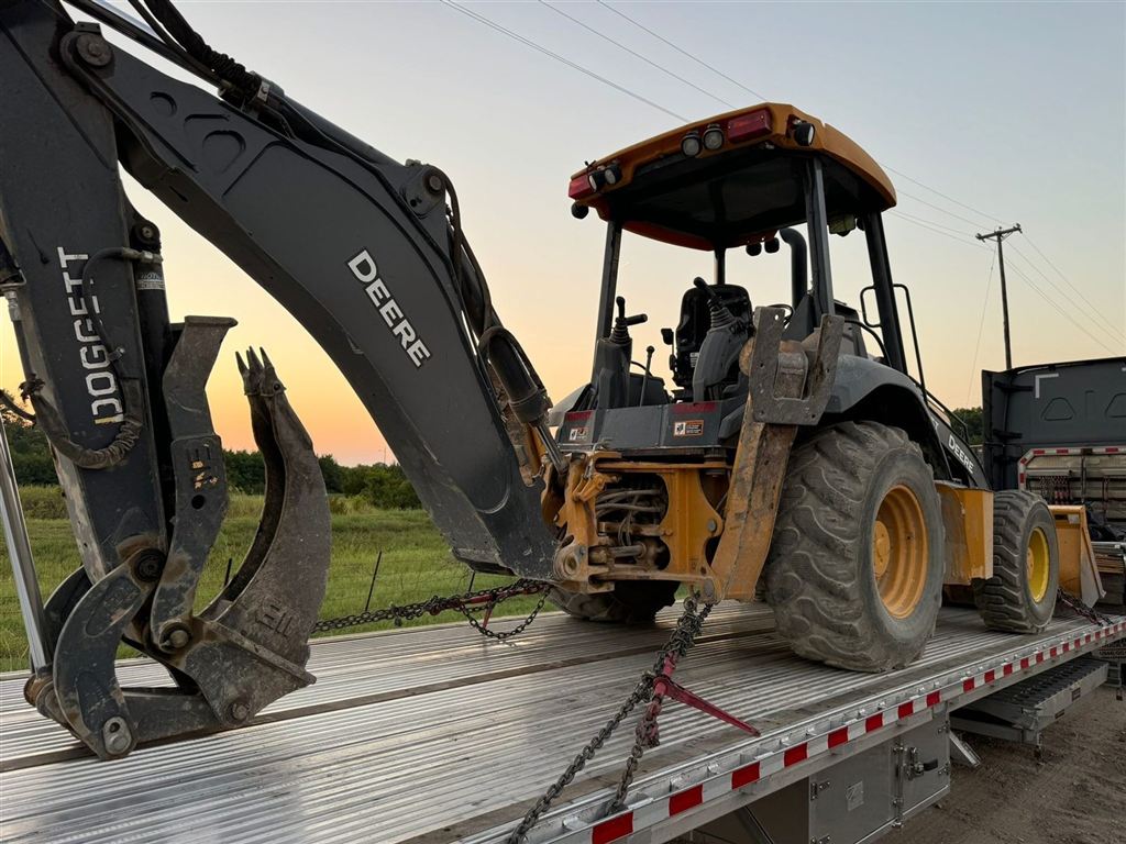 John Deere Backhoe Loader - Lima, Peru - photo 1
