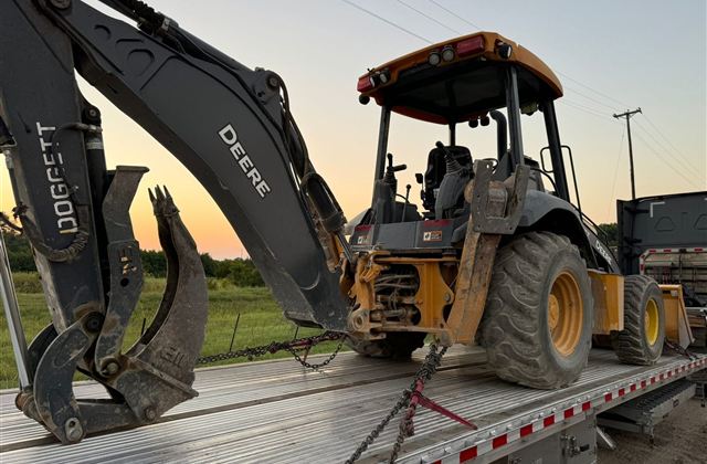 John Deere Backhoe Loader - Lima, Peru - photo 1