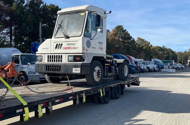 Kalmar Ottawa Yard Tractor - USA to Panama - cargo photo 1