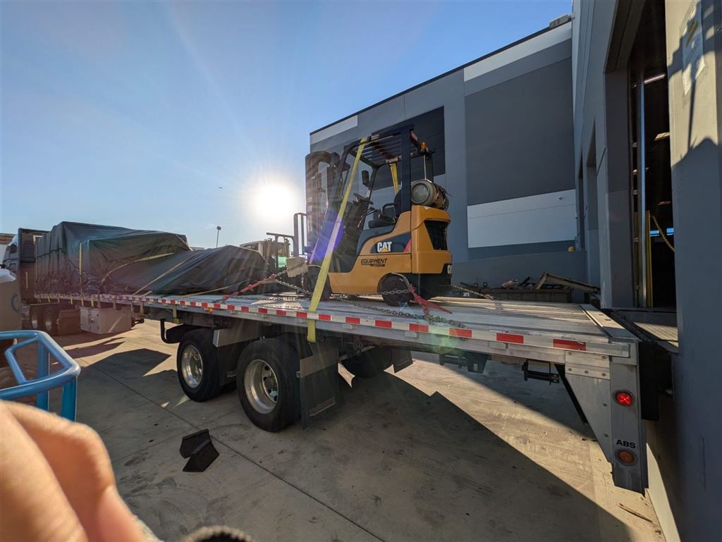 Loader Body — USA to South Africa — cargo photo 1