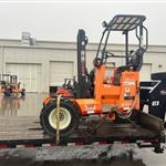 MOFFETT M8 55.3 Truck-Mounted Forklift - Panama City, Panama - photo 2