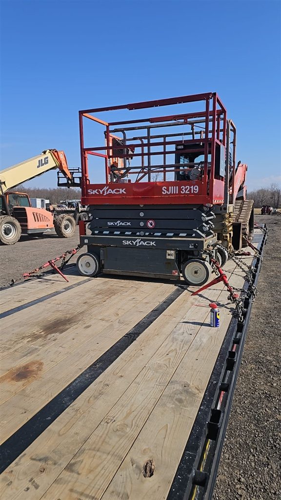 Skyjack 3219 Scissor Lift — USA to Panama — cargo photo 1