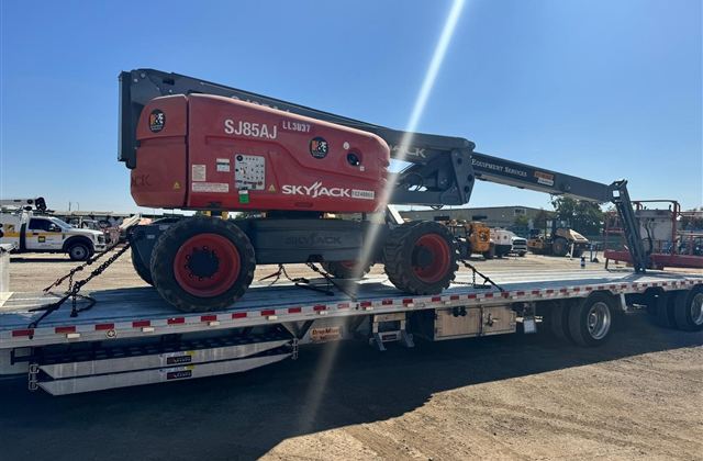 Skyjack SJ85 AJ Articulating Boom Lift - Riyadh, Saudi Arabia - photo 1