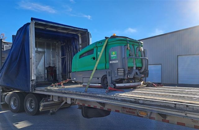 Tennant T20 Ride-On Floor Scrubber - Veracruz, Mexico - photo 1