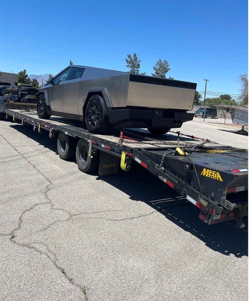 Tesla Cybertruck — USA to United Arab Emirates — cargo photo 1