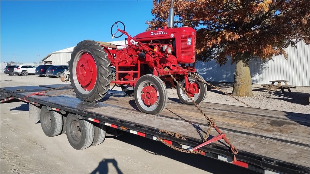 International Harvester Farmall M Tractor - Dakar, Senegal - photo 1