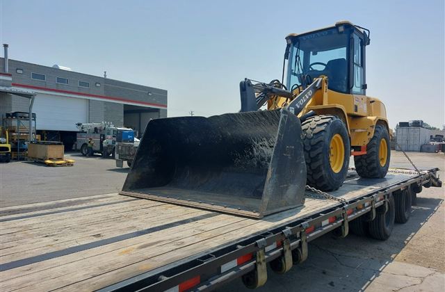 Volvo Wheel Loader — USA to Oman — cargo photo 1
